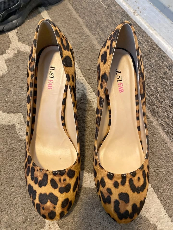 JustFab Leopard Print High Heels / Pumps