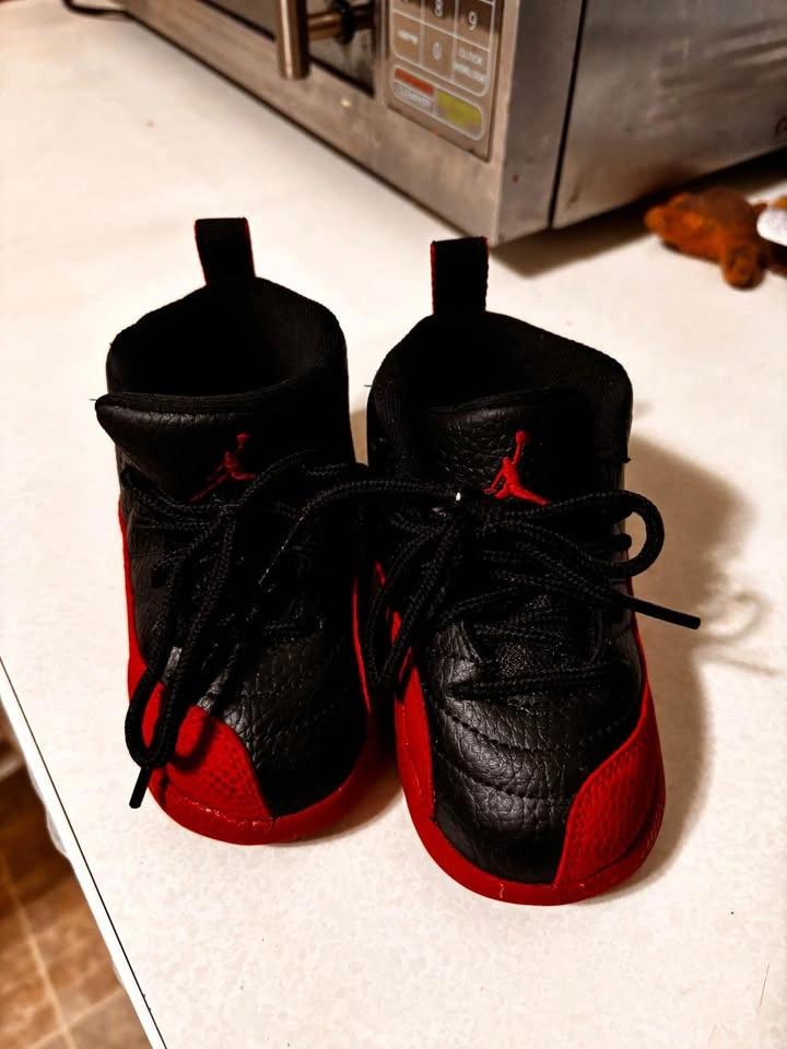Jordan 12 "Flu Game" Toddler Size 7C - photo 2
