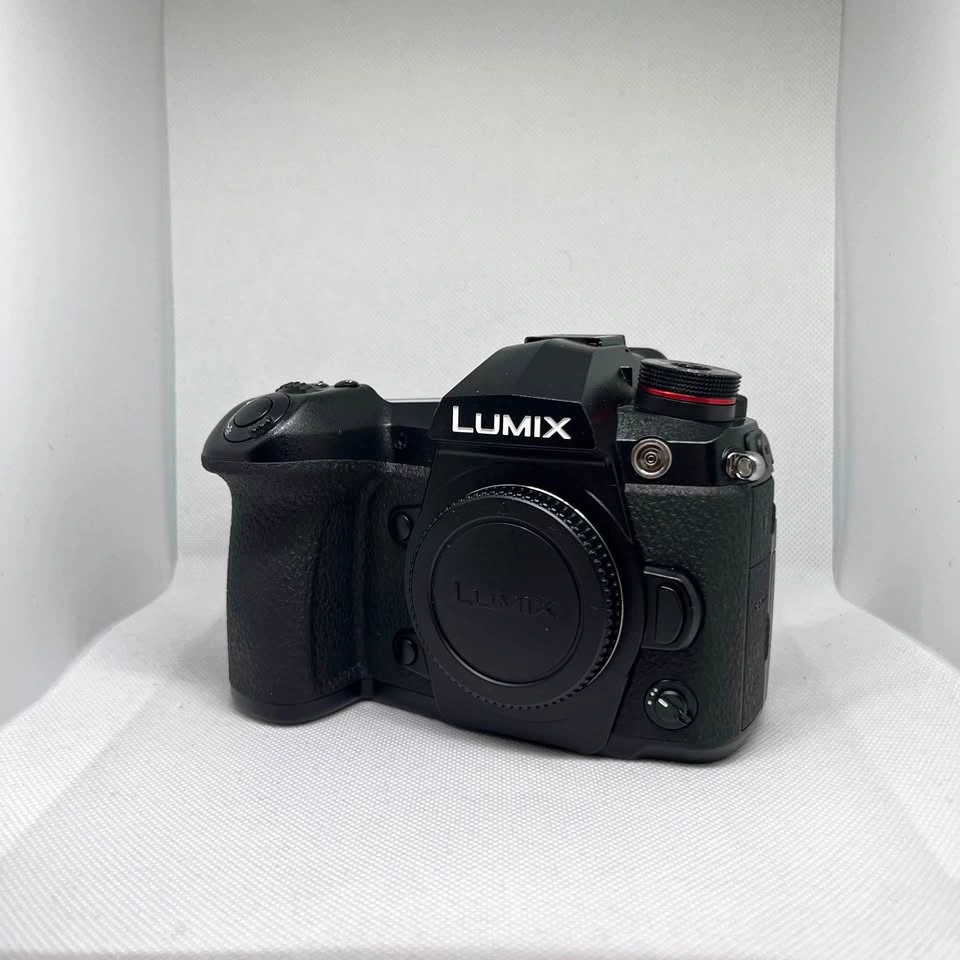 Panasonic Lumix G9 Body – Mint Condition | 10K Shutter | Box + E