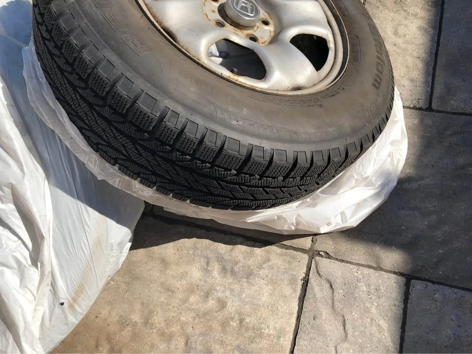 Honda CR-V Winter Tires with Rims - photo 3