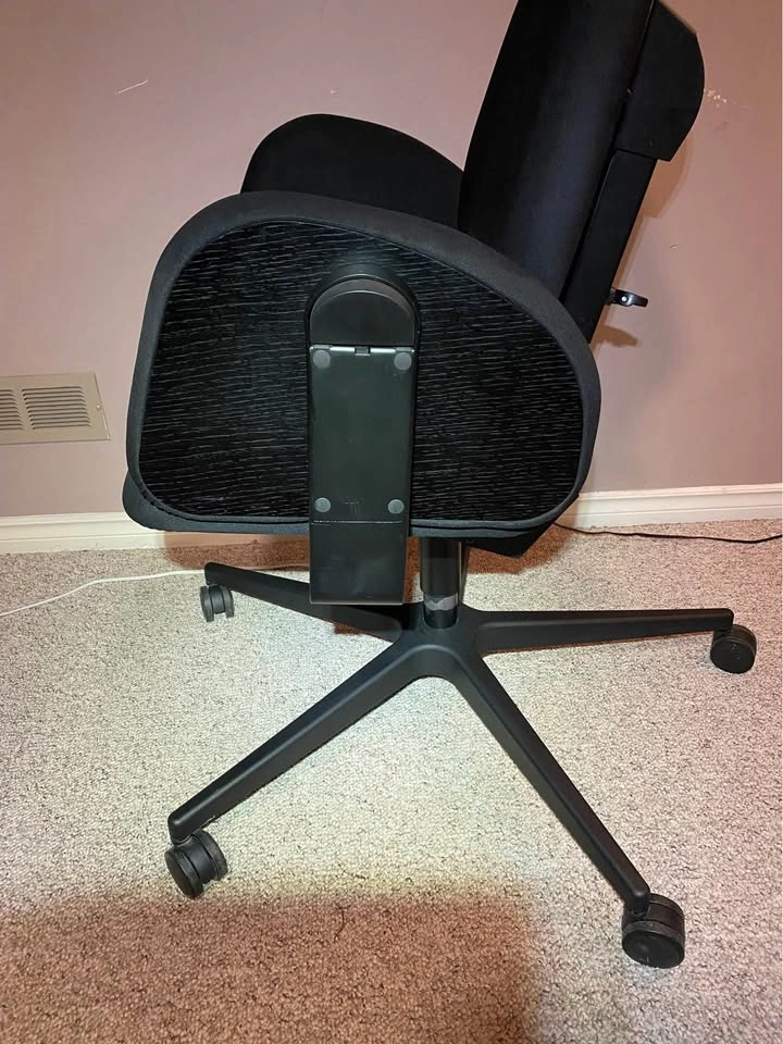 Beyou Transforming Office Chair (Delivery Available) - photo 5