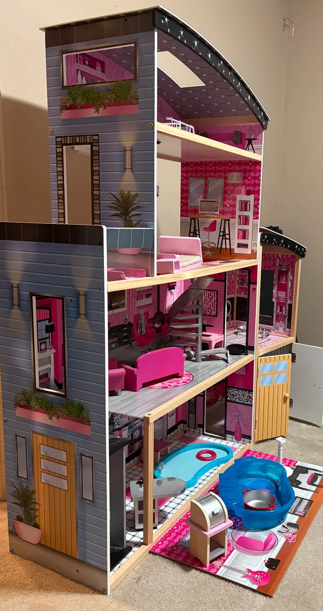 KidKraft Dollhouse image indicator(3)