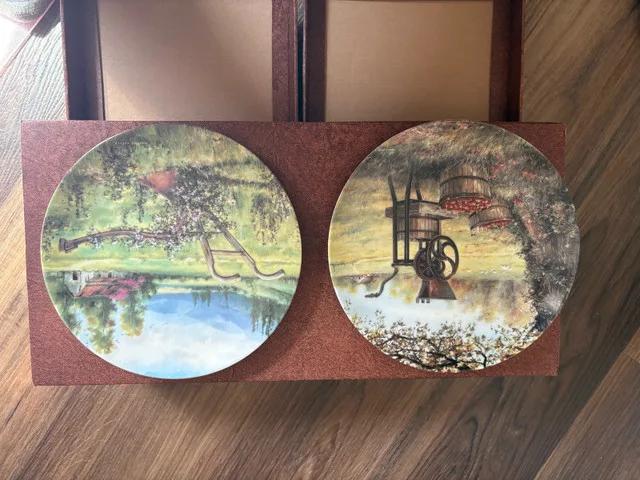 Knowles Collector Plates image indicator(5)