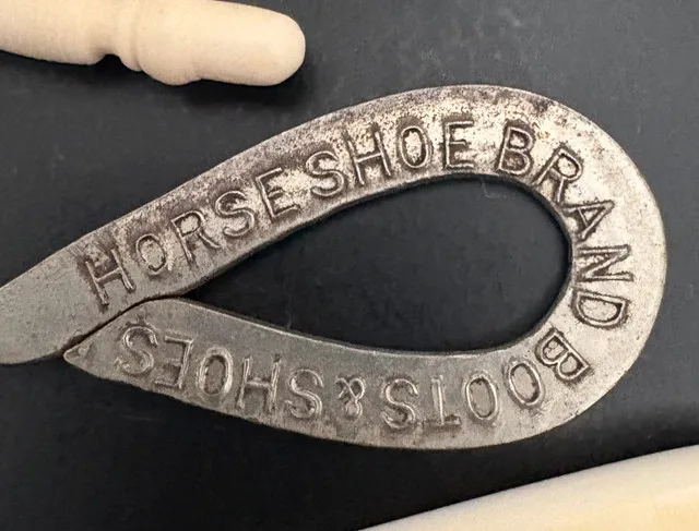 vintage sewing kit & tool set image indicator(4)