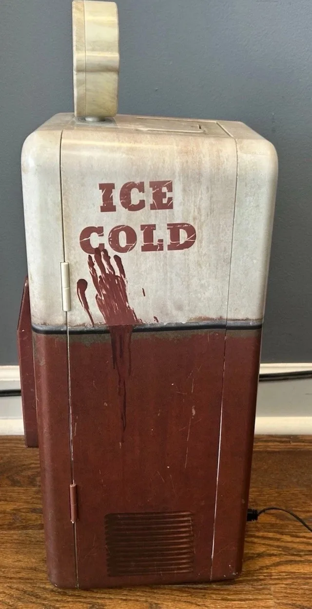 Call of Duty Juggernaut Mini Fridge - photo 2