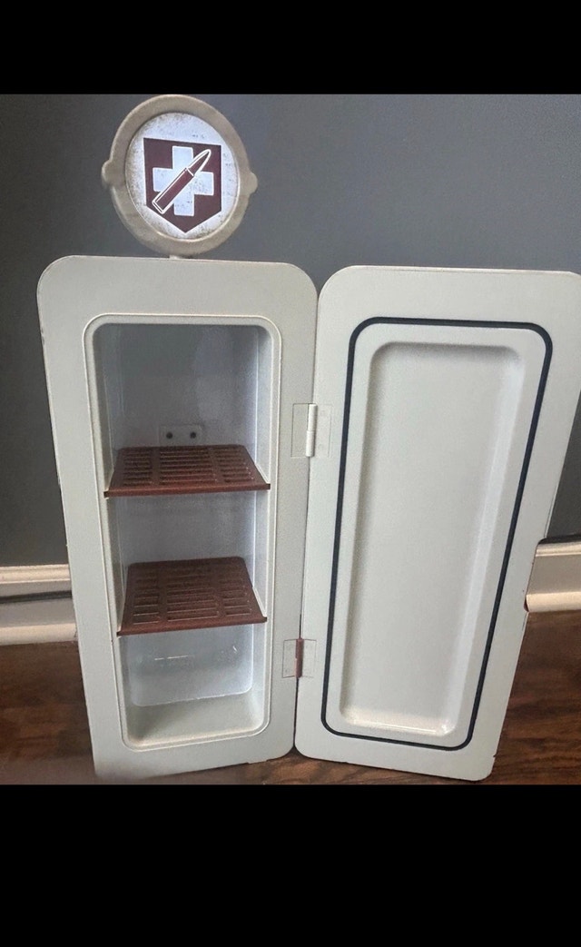 Call of Duty Juggernaut Mini Fridge - photo 4