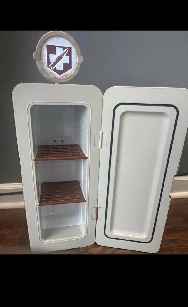 Call of Duty Juggernaut Mini Fridge - photo 4