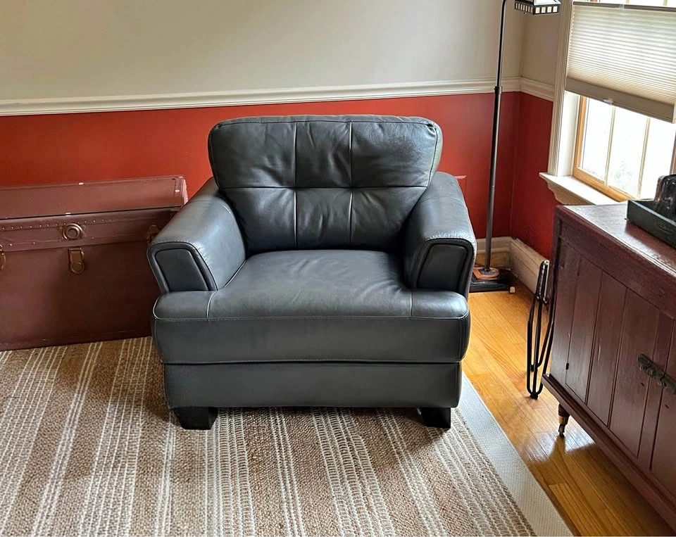 Gray Leather Club Chair – Comfortable Oversized Armchair