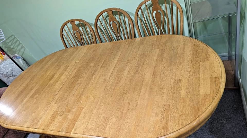 Solid Wood 6-Chair Dining Set - Excellent Condition
