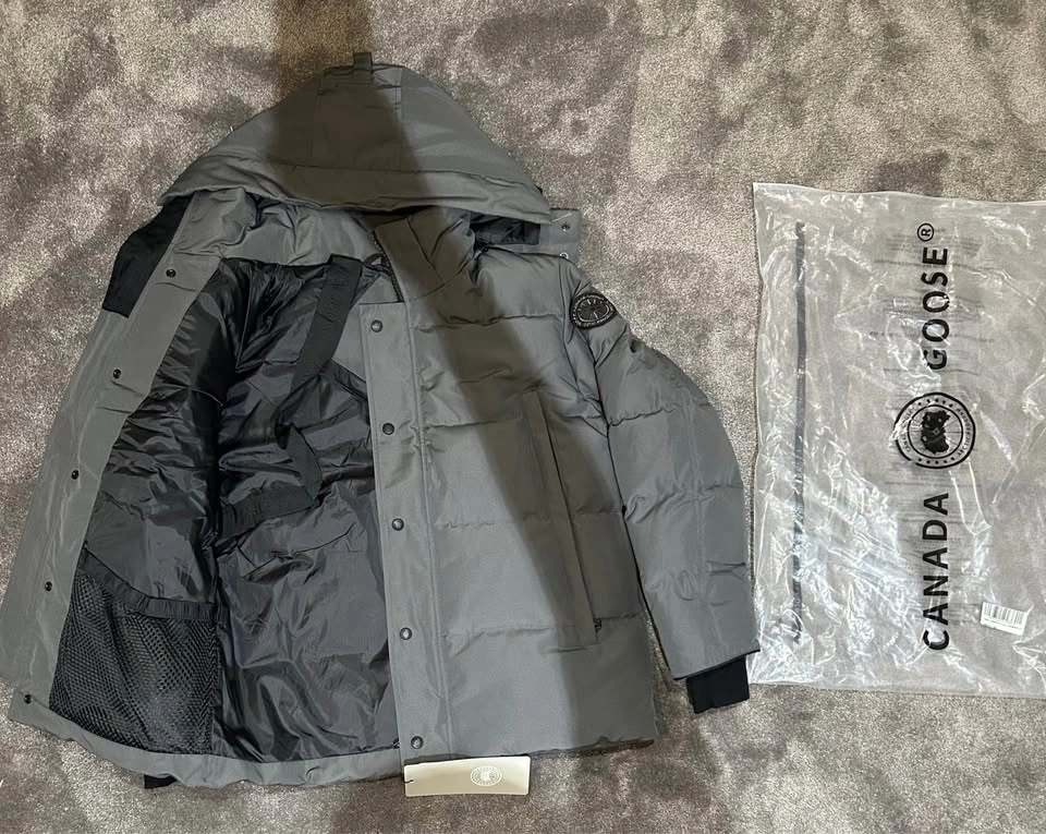 $235 Canada Goose Jacket - photo 3