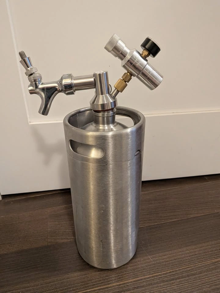 2x 1 Gallon Stainless Steel Mini Kegs - photo 4