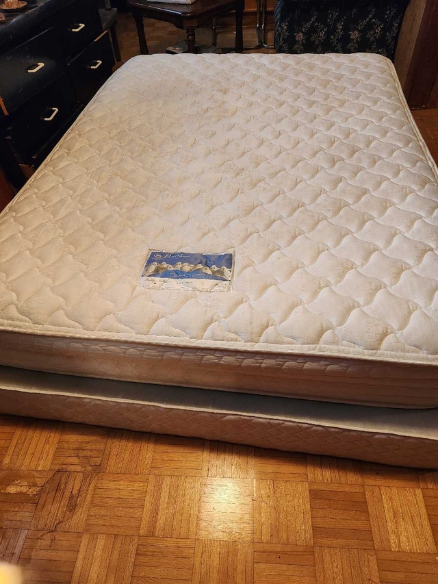 Mattress and boxspring - photo 2