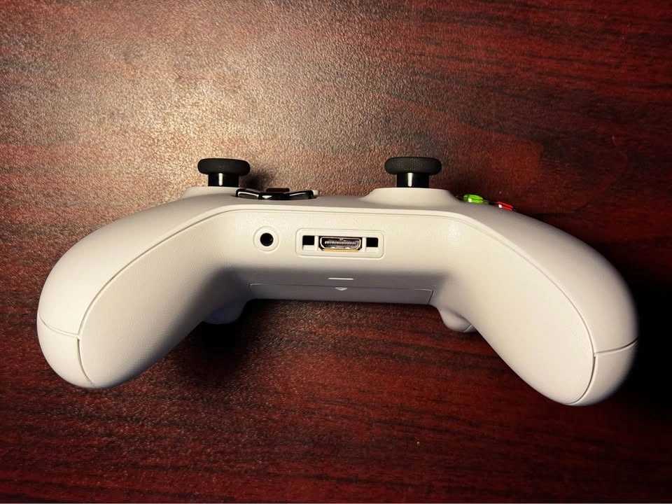 Microsoft Xbox One Wireless Controller - White (Model 1708) - photo 4