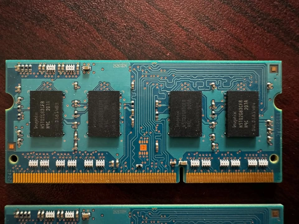 2x SK Hynix 2GB PC3-10600 SO-DIMM DDR3 RAM - photo 4