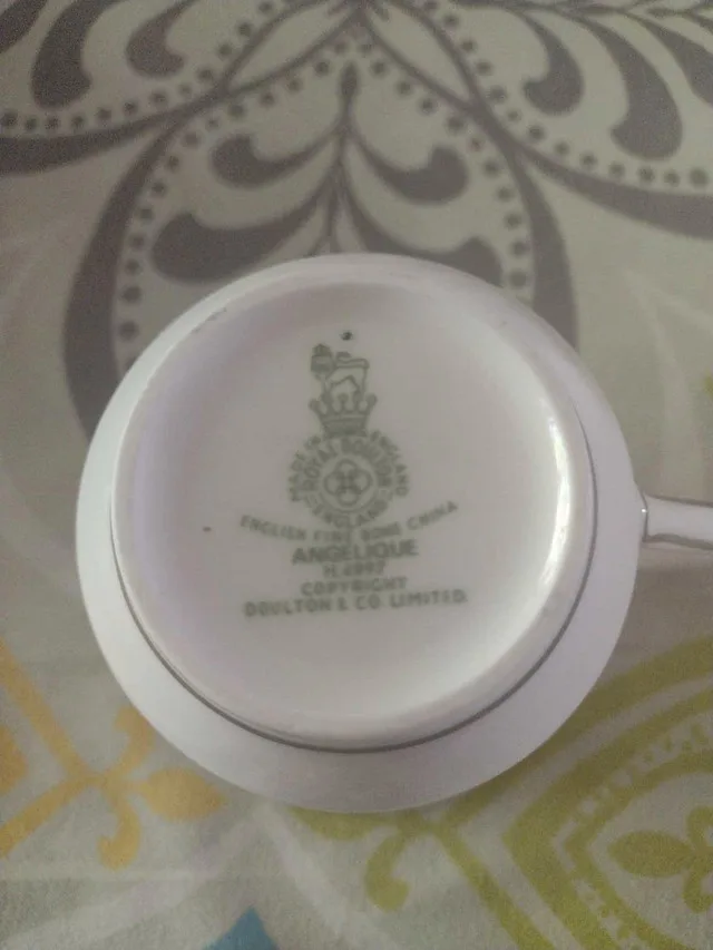 ANGELIQUE H4997 Royal Doulton 6 Cups, Saucers, Plates image indicator(3)