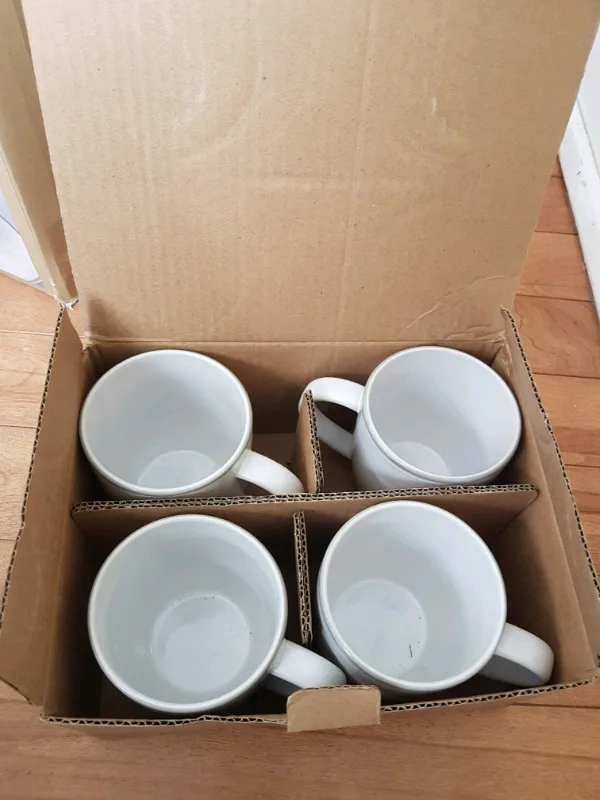 Royal Doulton - 4 Ellen DeGeneres mugs image indicator(2)