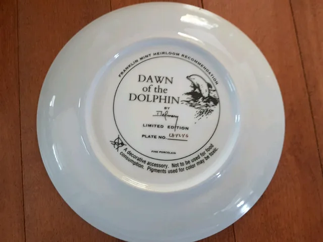 Dolphin Series Franklin Mint Heirloom Collection image indicator(2)