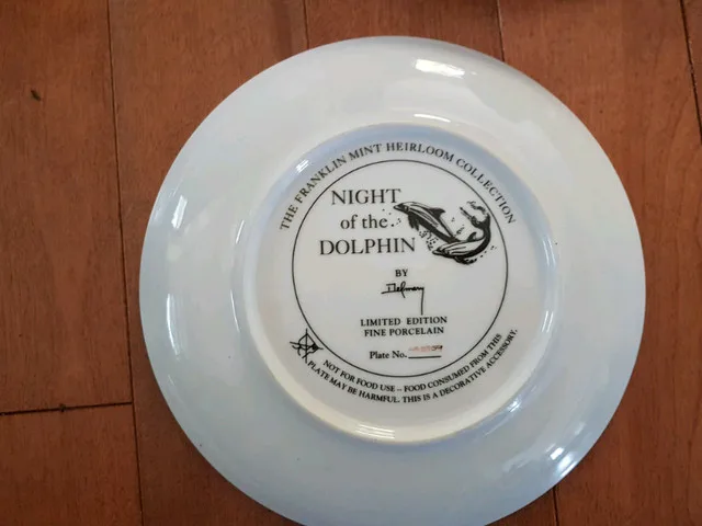 Dolphin Series Franklin Mint Heirloom Collection image indicator(3)