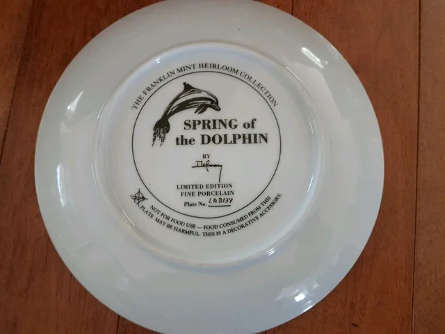 Dolphin Series Franklin Mint Heirloom Collection image indicator(4)