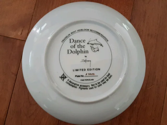 Dolphin Series Franklin Mint Heirloom Collection image indicator(5)