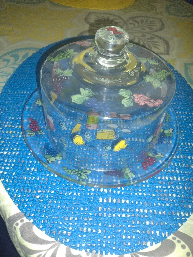 Plate with matching lid and wine glasses image indicator(3)