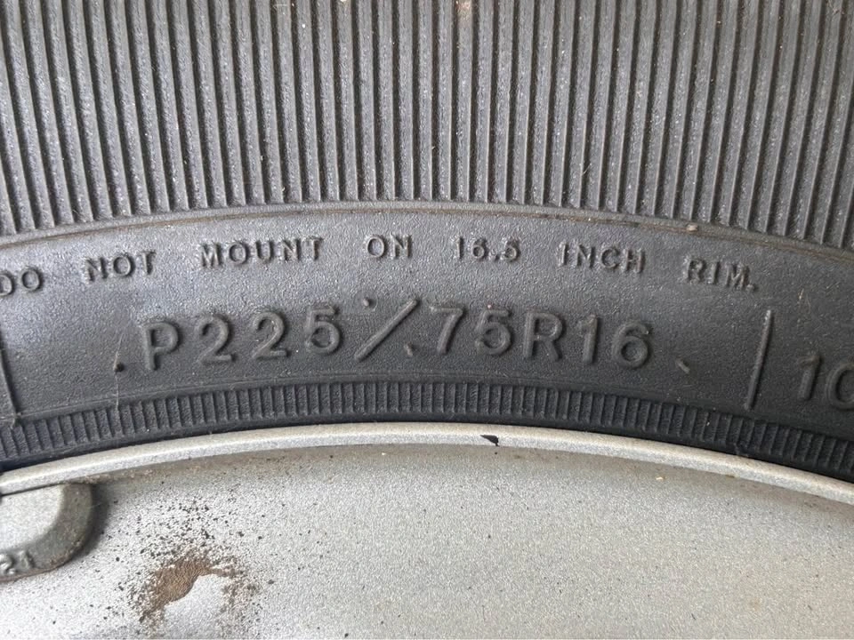 Brand New Jeep Goodyear All Season Tires & Rims - 225/75R16 - photo 3