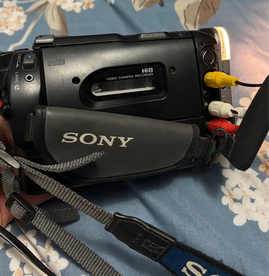 Sony Handycam Nightvision Camcorder CCDtr940 - photo 4