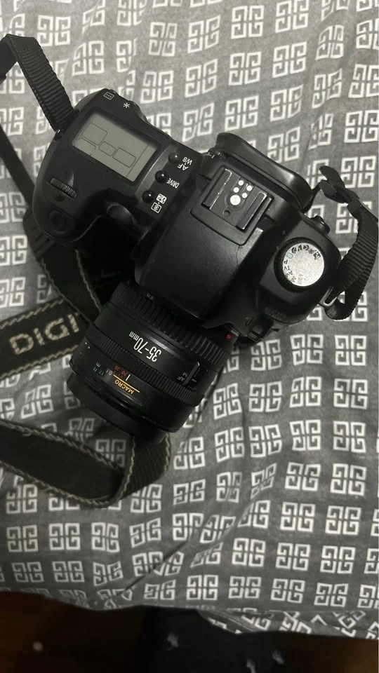 Canon EOS D60 Vintage DSLR Camera - photo 2