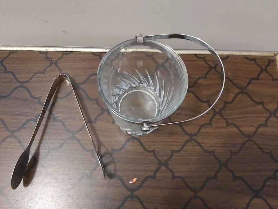 Corkscrews and Bar Items - photo 3