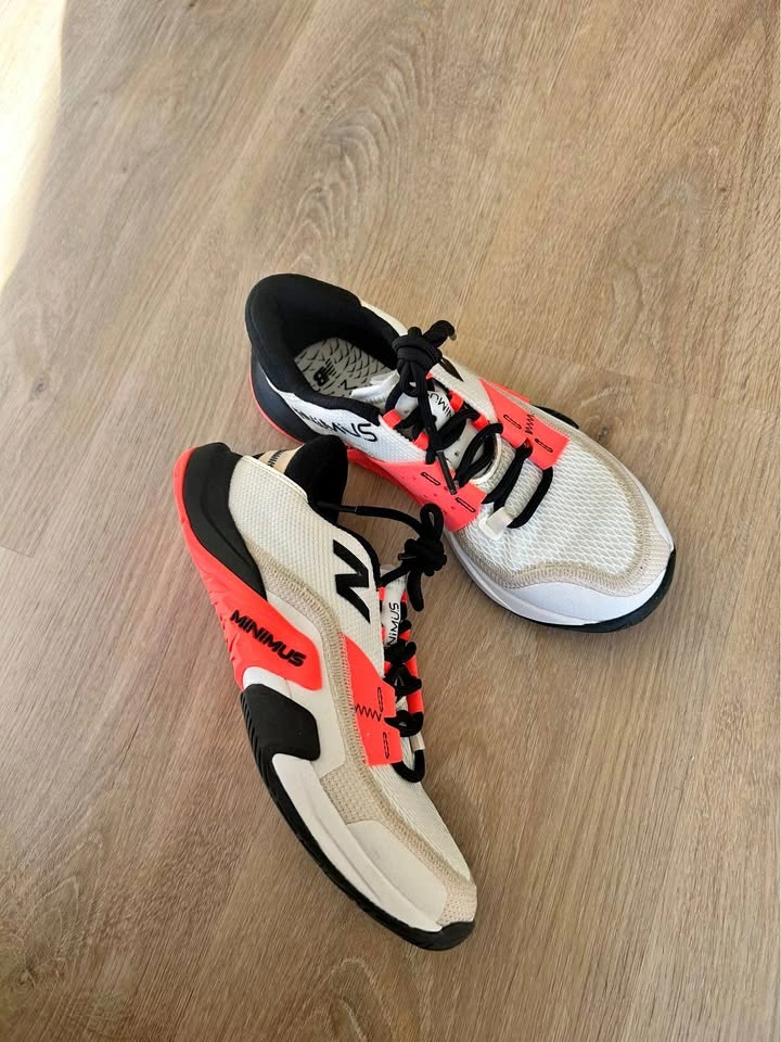 New Balance Minimus women’s sneakers ‼️NEW