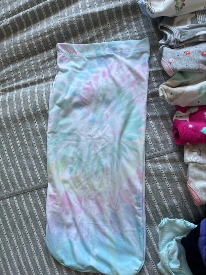 Newborn Bundle - 33 Pieces - photo 2