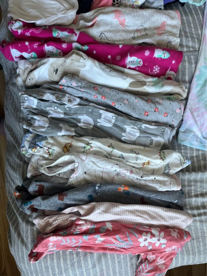 Newborn Bundle - 33 Pieces - photo 3