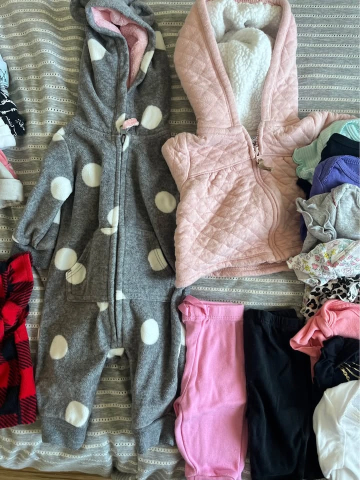 Newborn Bundle - 33 Pieces - photo 5