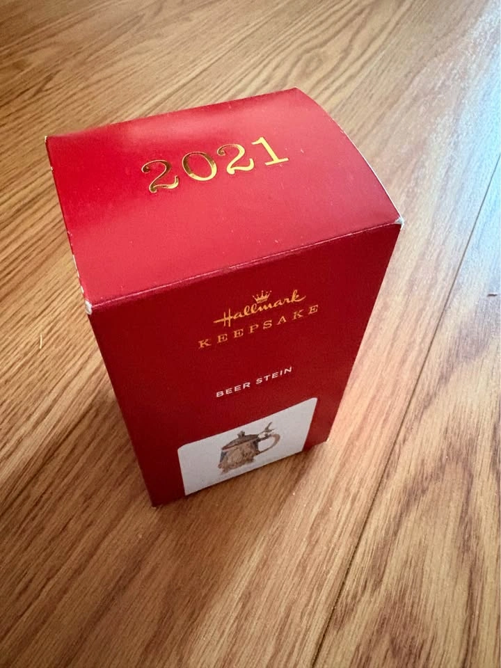 Hallmark Keepsake 2021 Beer Stein Ornament - photo 2