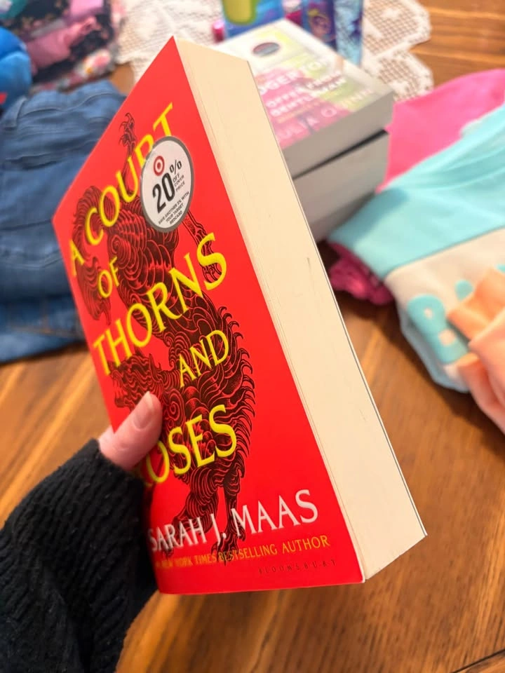 A Court of Thorns and Roses by Sarah J Maas - photo 3