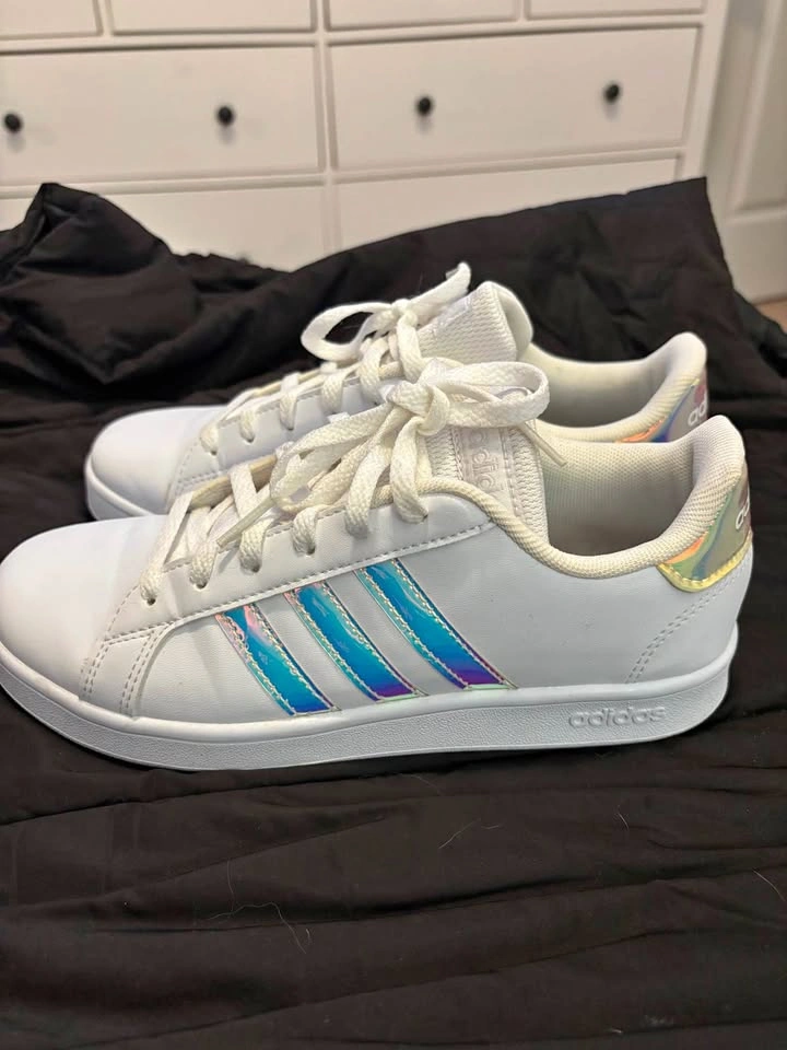 Adidas Kids Size 4 Grand Court Iridescent Stripes
