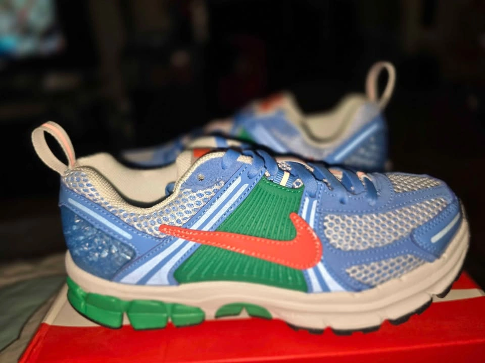 Nike Vomero 5 Big Kids Shoes Size 4.5 - photo 4