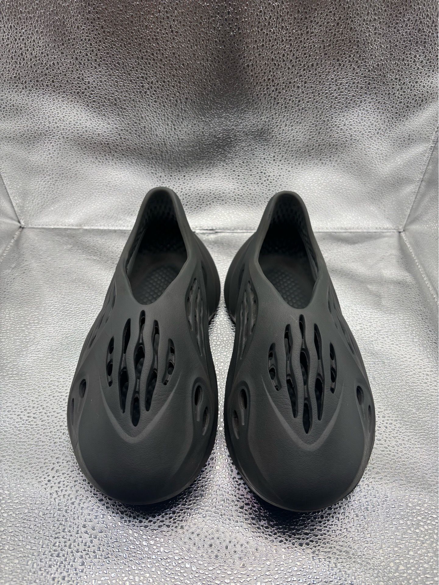 Adidas Yeezy Foam RNNR Carbon - photo 2