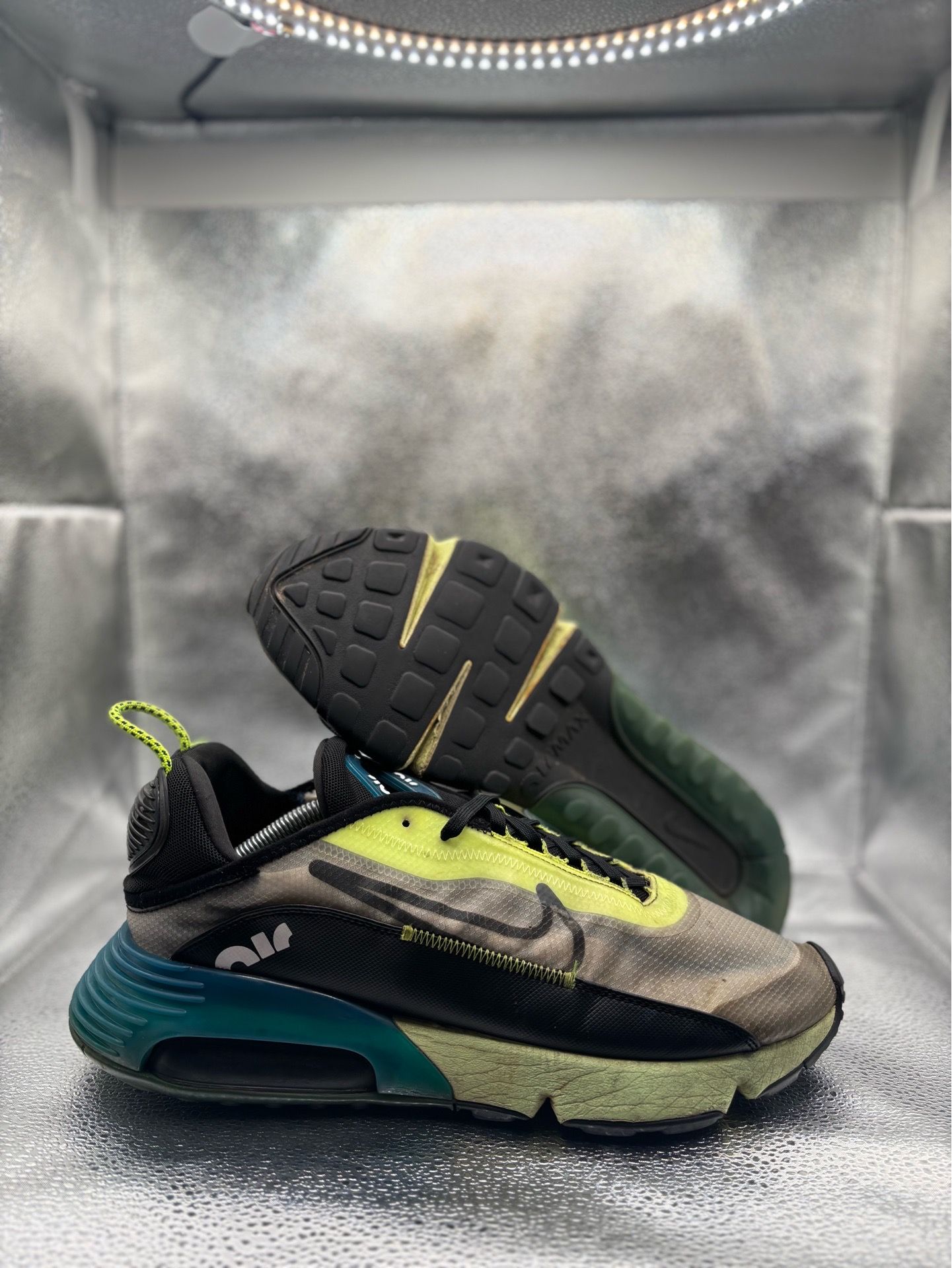 Nike Air Max 2090 Volt