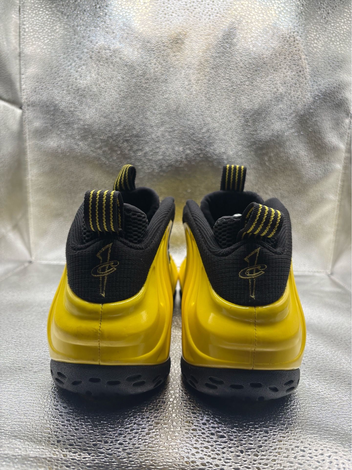 Nike Air Foamposite One Wu-Tang Optic Yellow - photo 4