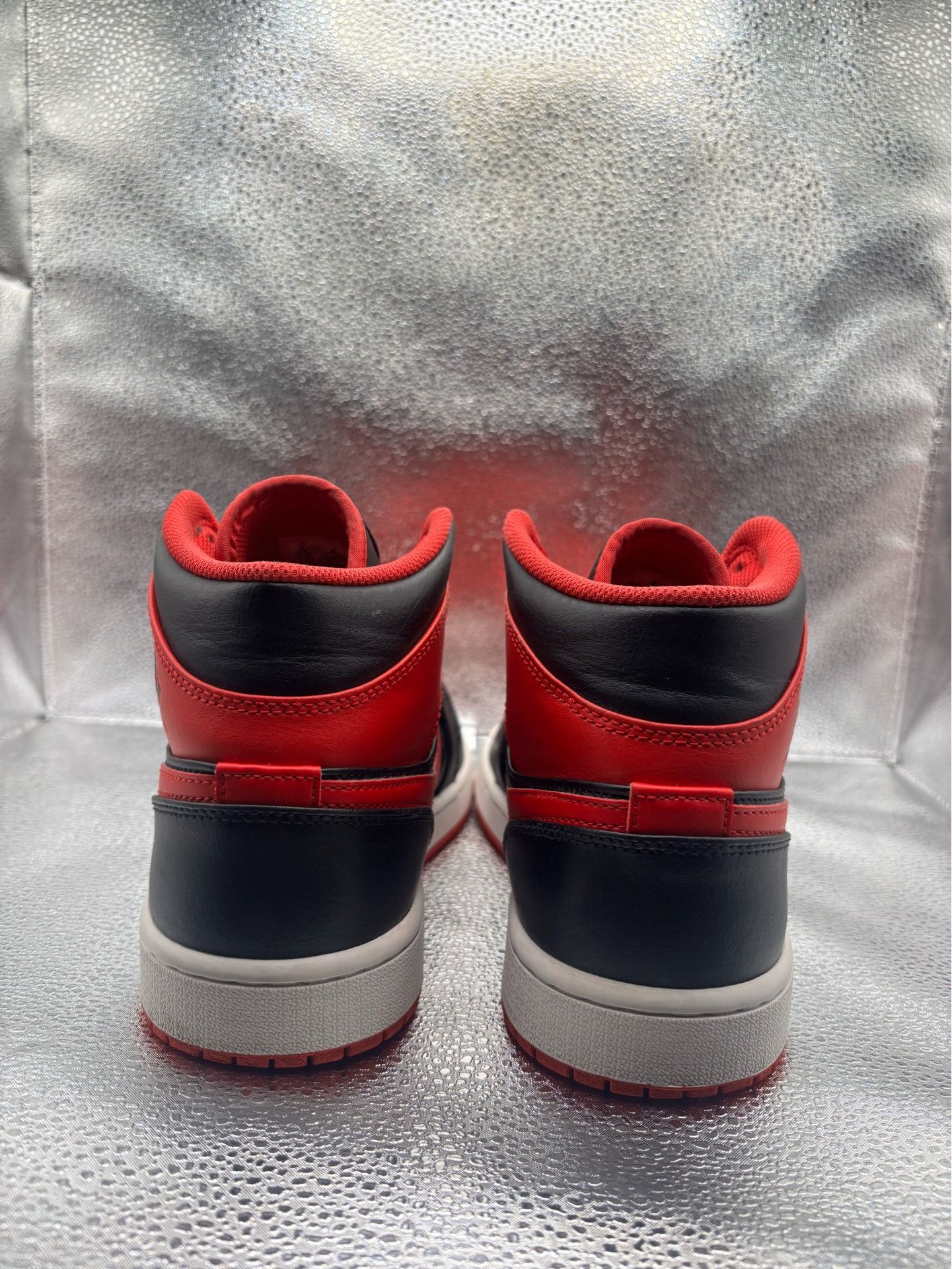 Air Jordan 1 Mid Alternate Bred 2022 - photo 4