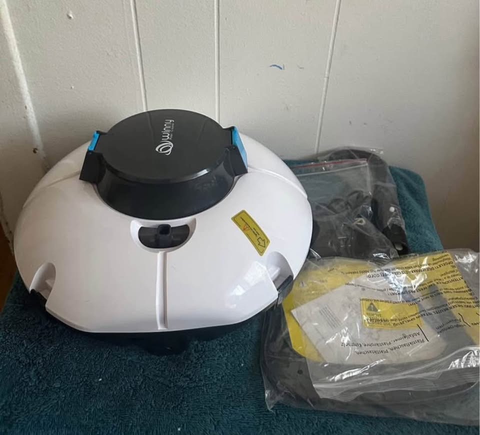 2025 Upgrade) Cordless Robotic Pool Cleaner, Winny Pool Cleaner - photo 2
