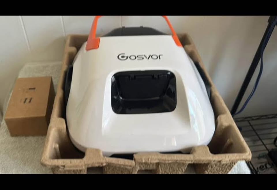 Gosvor Cordless Robotic Pool Cleaner - photo 2