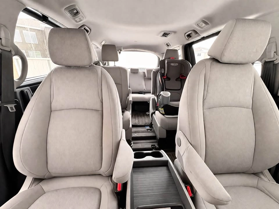 2019 Honda Odyssey Van - photo 4