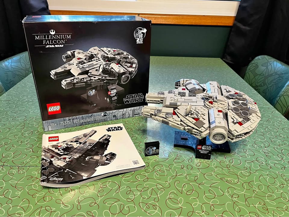 Lego Millenium Falcon 75375