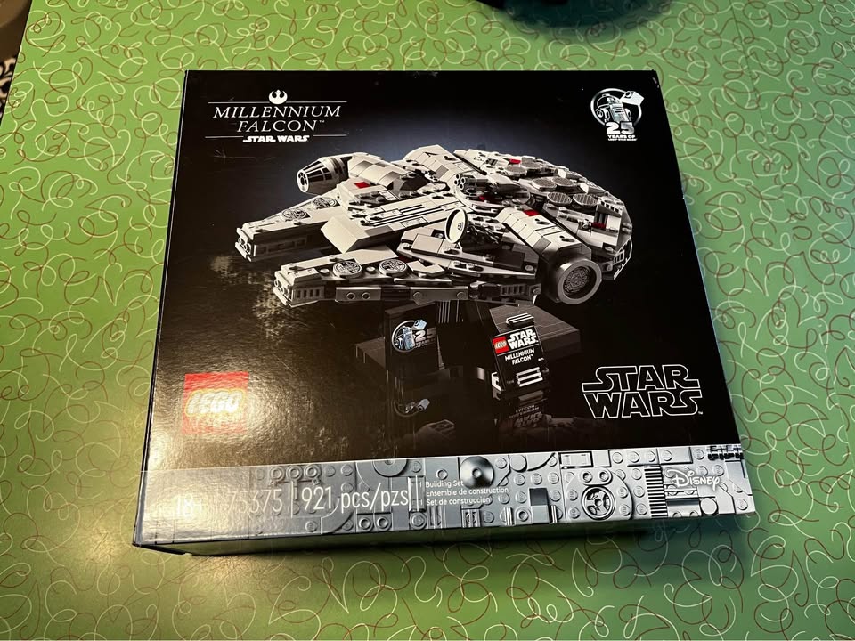 Lego Millenium Falcon 75375 - photo 4