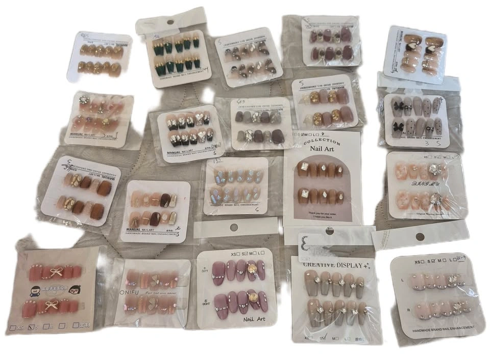 Mixed bag 1 small press on nails