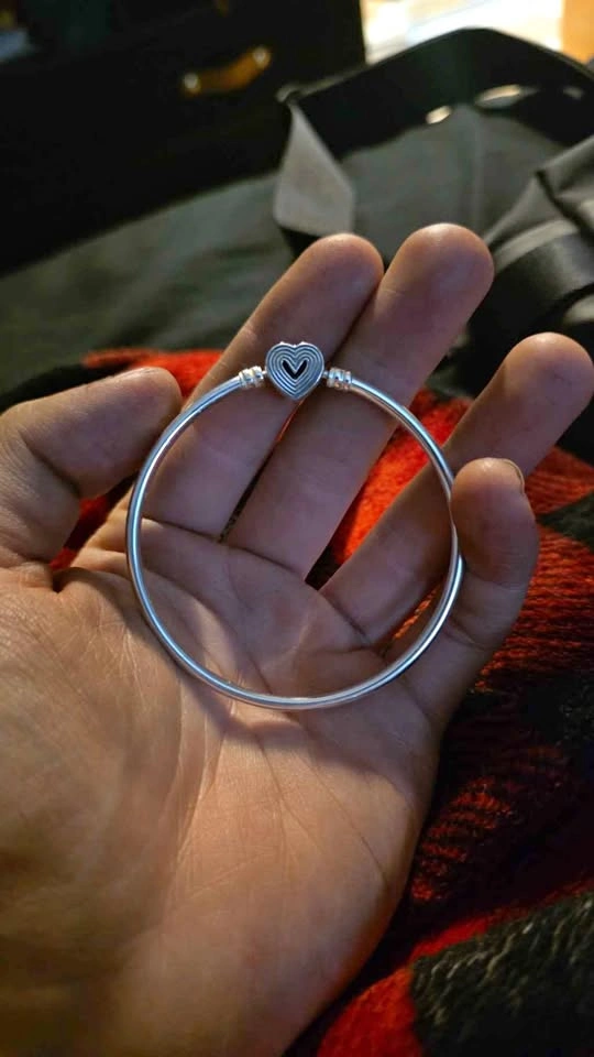 Pandora Radiating Heart Clasp Bangle