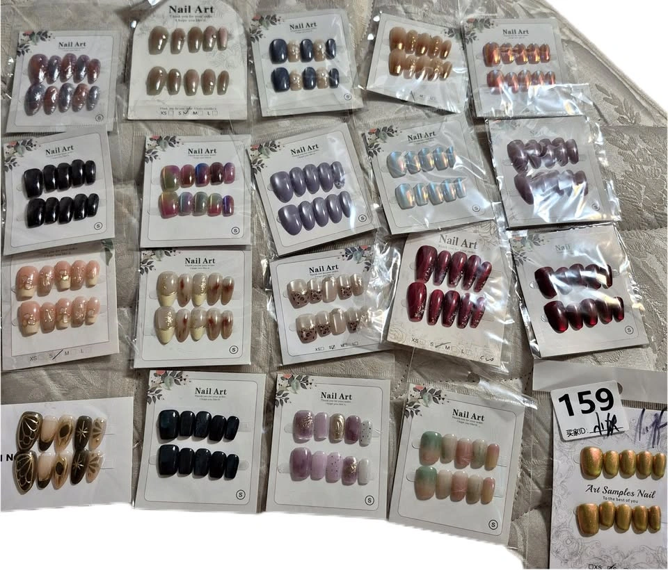 Mixed bag 10 small press on nails