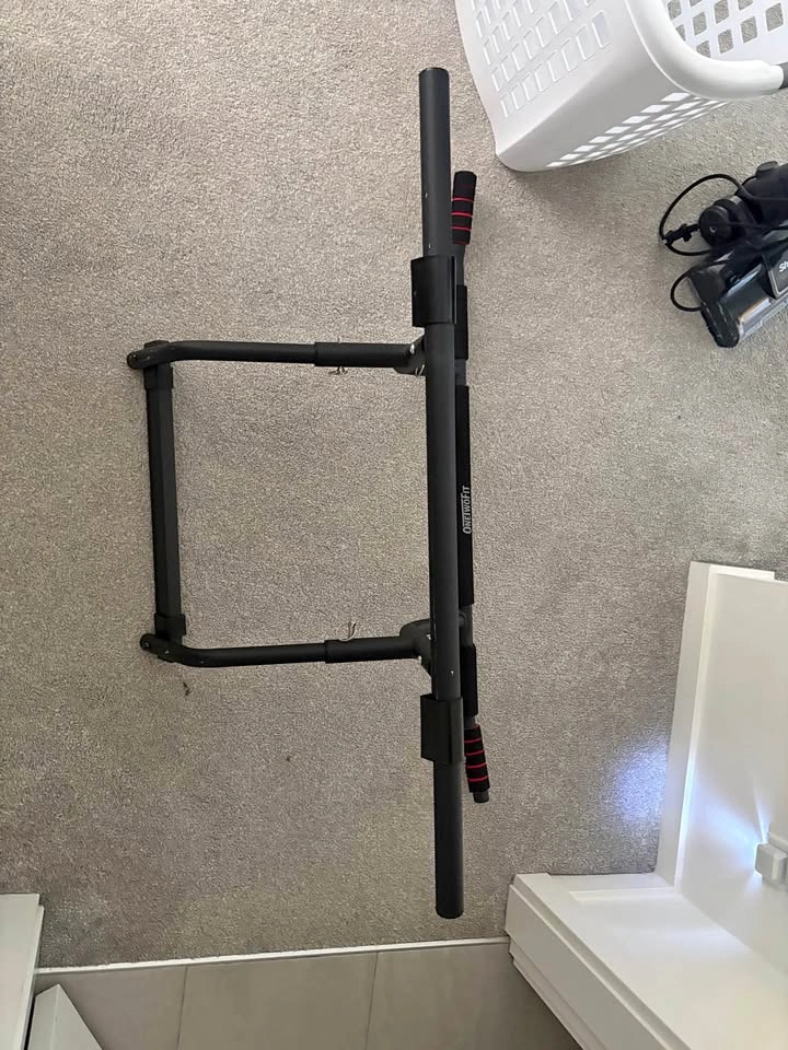 Pull up bar for door frame
